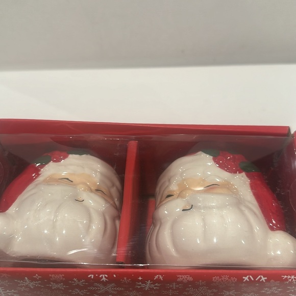 NIB SANTA SET OF TWO SALT AND PEPPER SHAKERS. - Picture 2 of 2